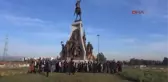Antalya Devlet Sanatçıları, Ata'yı Kavşaktaki Anıtın Önünde Andı