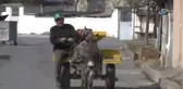 Onun Arabasında Cam Filmi Derdi Yok
