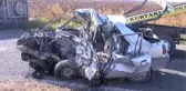Sera İşçilerini Taşıyan Minibüs Otomobille Çarpıştı: 2 Ölü, 3'ü Ağır 18 Yaralı