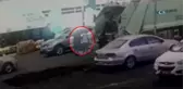 Dikkatsizliğin Böylesi... Çöp Kamyonunun Şoförü Yanından Geçen Anne ile Kızını Böyle Ezdi