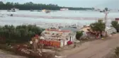 Şiddetli Yağış ve Fırtına Duvarları Yıktı, Araçları Devirdi