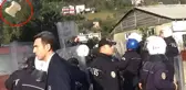 Taraftar Kavgasında Emniyet Amiri, Atılan Parke Taşından 1 Adımla Kurtuldu