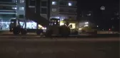 Yolları Asfaltlanan Mahalleli, Pankart Açıp Havai Fişekli Kutlama Yaptı