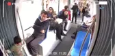 Tramvaydaki Sosyal Deney Yolcuları Ağlattı