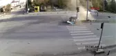 Karaman Otomobilin Alev Aldığı Kaza Anı Güvenlik Kamerasına Yansıdı