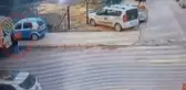 Kucağında Bebekle Minibüsün Altında Kaldı