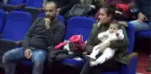 Lösemili Çocuklar İçin Tiyatro Sahnesinde Saçlarını Sıfıra Vurdular