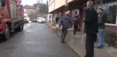Çaresizce Pencereden Çığlık Atarak Kurtarılmayı Bekledi