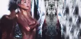 Kim Kardashian, Çırılçıplak Vücudunu Simlerle Kapladı
