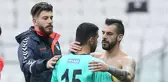 Beşiktaşlı Negredo'dan, 9 Gol Yiyen Emrullah'a: Daha İyi Maçlar İçin Konsantre Ol