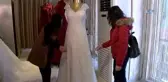 Kara Cuma'ya Tepki Olarak 15 Kişiye Gelinlik Hediye Etti