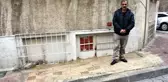 Belediye Kapısına Kaldırım Örünce Sokakta Kalan Vatandaş, Evine Kavuştu