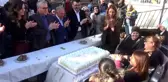 Ayaklarını Bağlayıp Koltuk Değnekleriyle Maç Yaptılar