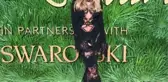 Hadise'nin Göbek Dekoltesinde Soner Sarıkabadayı'nın Silueti Belirdi