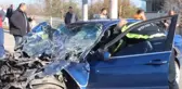 Yolcu Midibüsüne Çarpan Lüks Otomobilde Can Pazarı: 1'i Ağır, 3 Yaralı