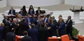 CHP'li Özel'in Sözleri Meclisi Gerdi, AK Parti ve CHP'li Vekiller Yumruk Yumruğa Kavga Etti