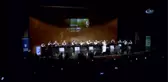 Duayen Sanatçı Bedia Akarktürk'e Konserde Kabak Sürprizi