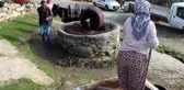 Ayak Yağı Geleneğini Sürdürüyorlar