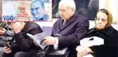 Merkez Bankası Eski Başkanı Durmuş Yılmaz'ın Metro Yolculuğu Büyük İlgi Gördü