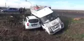 Siverek'te Minibüs ile Otomobil Çarpıştı: 4 Yaralı