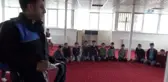 Hakkari Polisinden Öğrencilere Giyim Yardımı