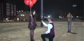 Yeni Yıla Evlilik Teklifi ile Girdiler