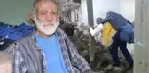 Ambulans Şoförünün Sırtında Taşıdığı Muzaffer Dede, Sokakta Kalma Tehlikesiyle Karşı Karşıya