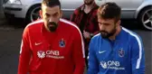 Trabzonspor İdmanında Onur Kıvrak ve Servet Çetin Tartıştı