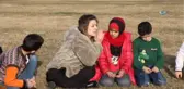 Türk Öğrenciler ile Suriyeli Öğrencileri 'Sevgi' ile Kaynaştırıyorlar