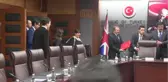 Bakan Zeybekci, İngiliz Bakan Fox'la Görüştü