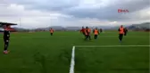 Balıkesir Bigadiç Belediyesporlu Futbolcuya Brezilya Usulü Doğum Günü