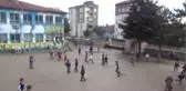 Çocuklarına Atasözlerini Tiyatro ile Öğretiyorlar