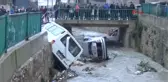 Hatay Yol Çöktü Araçlar Dereye Yuvarlandı