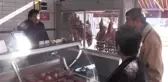 Hayvan Kemiklerini Sanata Dönüştürüyorlar