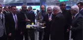 Atatürk Havalimanı'nda Turistler Çiçeklerle Karşılandı