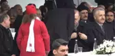 Çok Sevdiği Cumhurbaşkanı Erdoğan'a Önce Sarıldı; Sonra Öptü