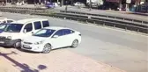 Feci Kaza Kamerada... Otomobil Yaşlı Adamı Metrelerce Yukarıya Fırlattı