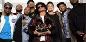 Grammy Ödül Törenine Bruno Mars ve Beyaz Güller Damga Vurdu