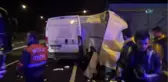 Tıra Arkadan Çarpan Minibüs İkiye Bölündü: 1 Ölü, 1 Yaralı
