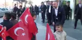 Bayrağı Yerde Bırakmayan Çocuklar