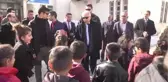 Çukurca'da Polis Çocukları Sevindirdi
