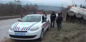 Kocaeli Önüne Çıkan Araca Çarpmamak İçin Direksiyonu Kırınca Kaza Yaptı
