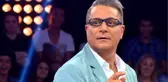 Mehmet Ali Erbil, Asfalt Serme Makinesine Binip Poz Verdi