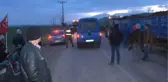 Asker Olan Evlatlarını Sevkiyat Noktasında Beklediler
