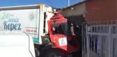 Antalya Çöp Kamyonu Eve Girdi 3 Yaralı