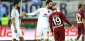 Emre Belözoğlu ve Arda Turan, Genç Yetenek Abdülkadir Ömür'ü Başından Öptü