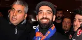 Arda Turan'dan Soyunma Odasında Beşiktaş Tezahüratı