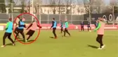 Hollanda Ekibi Feyenoord'un İdmanında Tekme Tokat Kavga Çıktı