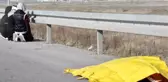 Otomobilin Çarptığı Yaya Öldü, Şoka Giren Aile Uzun Süre Bariyerlere Baktı
