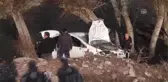 Otomobil Dere Yatağındaki Ağaçlara Çarptı: 3 Ölü